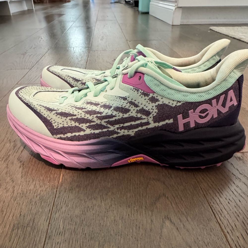 Hoka Speedgoat 5 Women’s Trail Shoes 10.5 Wide